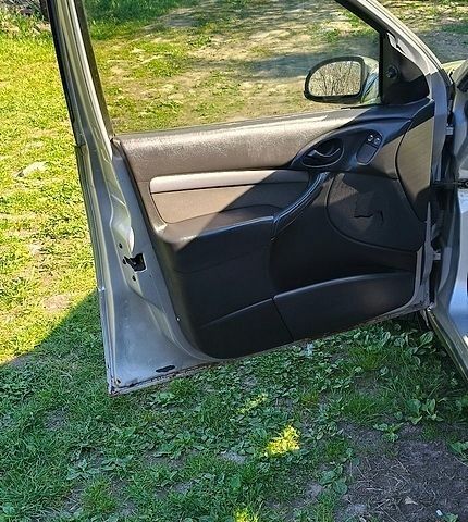 Зелений Форд Фокус, об'ємом двигуна 1.8 л та пробігом 373 тис. км за 1600 $, фото 8 на Automoto.ua