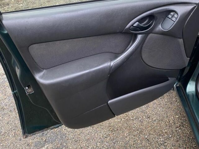 Зеленый Форд Фокус, объемом двигателя 1.8 л и пробегом 250 тыс. км за 2999 $, фото 14 на Automoto.ua