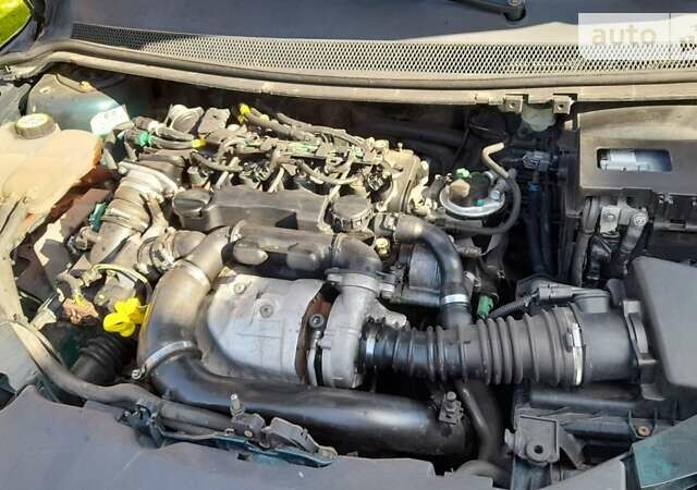 Зеленый Форд Фокус, объемом двигателя 1.6 л и пробегом 365 тыс. км за 4300 $, фото 5 на Automoto.ua