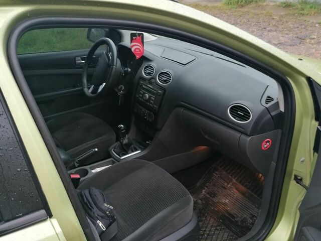 Зеленый Форд Фокус, объемом двигателя 1.6 л и пробегом 400 тыс. км за 4200 $, фото 3 на Automoto.ua