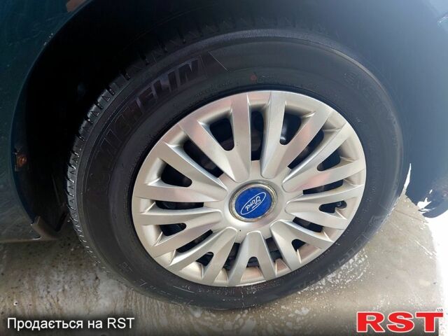 Зеленый Форд Фокус, объемом двигателя 1.6 л и пробегом 245 тыс. км за 4300 $, фото 6 на Automoto.ua