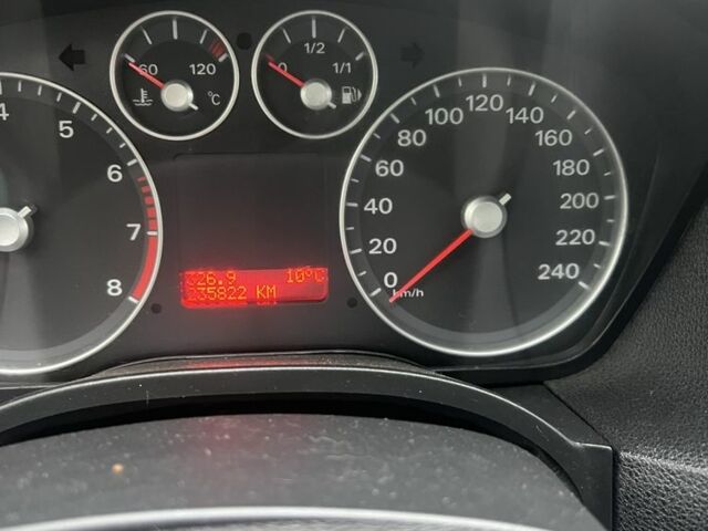 Зелений Форд Фокус, об'ємом двигуна 1.6 л та пробігом 245 тис. км за 4900 $, фото 3 на Automoto.ua