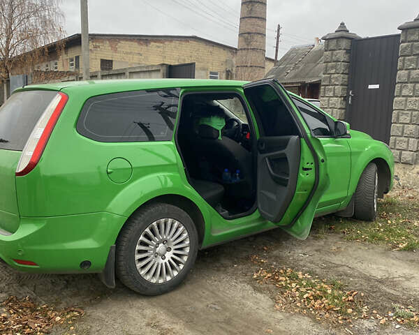 Зеленый Форд Фокус, объемом двигателя 1.6 л и пробегом 250 тыс. км за 5100 $, фото 2 на Automoto.ua