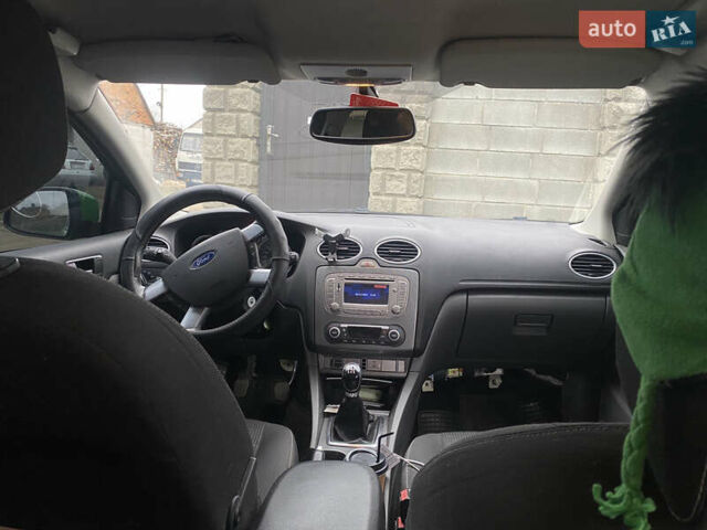 Зеленый Форд Фокус, объемом двигателя 1.6 л и пробегом 250 тыс. км за 5100 $, фото 1 на Automoto.ua