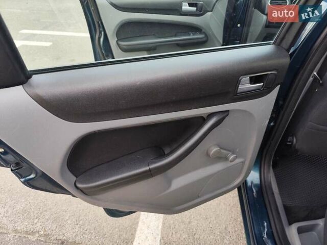 Зеленый Форд Фокус, объемом двигателя 1.6 л и пробегом 297 тыс. км за 5600 $, фото 3 на Automoto.ua