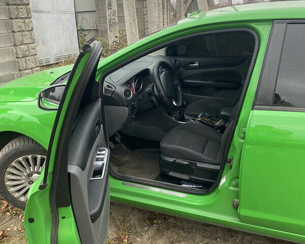 Зеленый Форд Фокус, объемом двигателя 1.6 л и пробегом 250 тыс. км за 5100 $, фото 3 на Automoto.ua