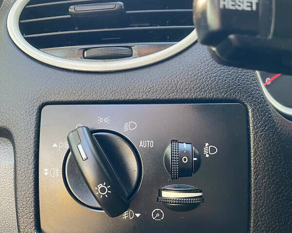 Зелений Форд Фокус, об'ємом двигуна 1.6 л та пробігом 190 тис. км за 6399 $, фото 11 на Automoto.ua