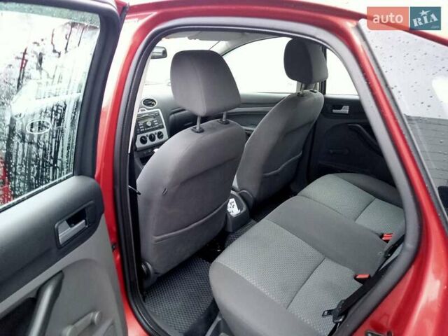 Помаранчевий Форд Фокус, об'ємом двигуна 1.6 л та пробігом 216 тис. км за 4100 $, фото 11 на Automoto.ua