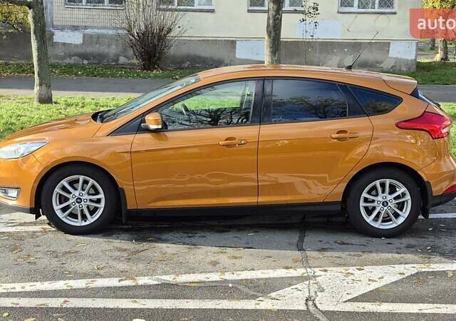 Оранжевый Форд Фокус, объемом двигателя 1 л и пробегом 161 тыс. км за 8500 $, фото 4 на Automoto.ua