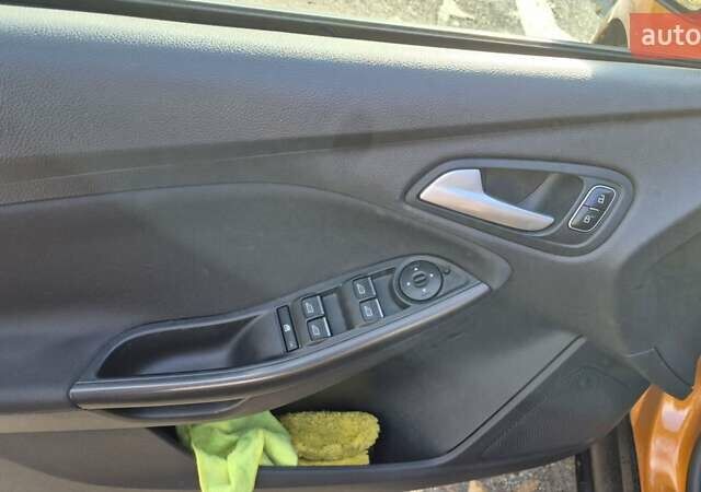 Оранжевый Форд Фокус, объемом двигателя 1 л и пробегом 161 тыс. км за 8500 $, фото 11 на Automoto.ua