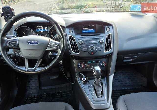 Оранжевый Форд Фокус, объемом двигателя 1 л и пробегом 161 тыс. км за 8500 $, фото 13 на Automoto.ua