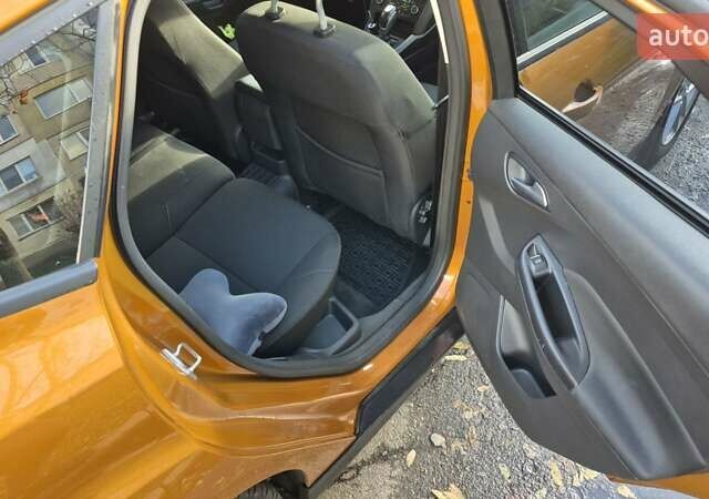 Оранжевый Форд Фокус, объемом двигателя 1 л и пробегом 161 тыс. км за 8500 $, фото 8 на Automoto.ua