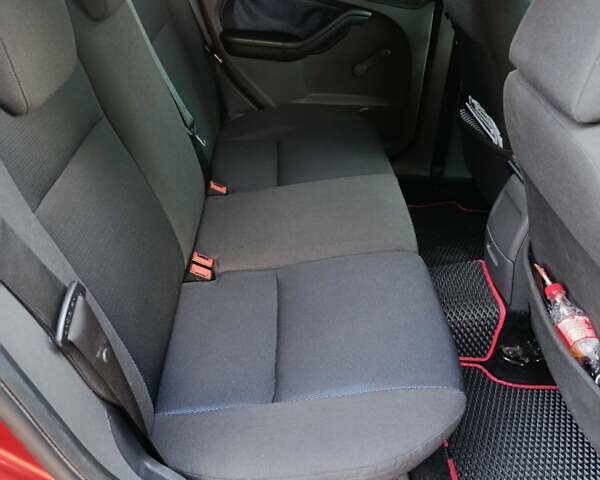 Оранжевый Форд Фокус, объемом двигателя 1.6 л и пробегом 214 тыс. км за 5100 $, фото 11 на Automoto.ua