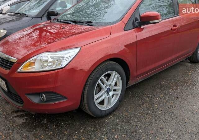 Оранжевый Форд Фокус, объемом двигателя 1.8 л и пробегом 170 тыс. км за 4000 $, фото 2 на Automoto.ua