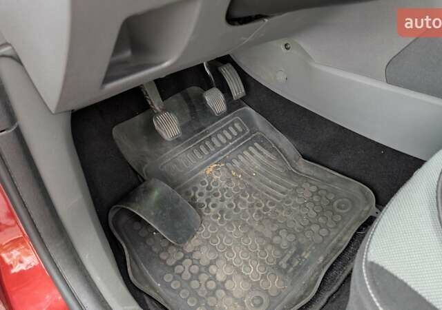 Оранжевый Форд Фокус, объемом двигателя 1.8 л и пробегом 170 тыс. км за 4000 $, фото 15 на Automoto.ua