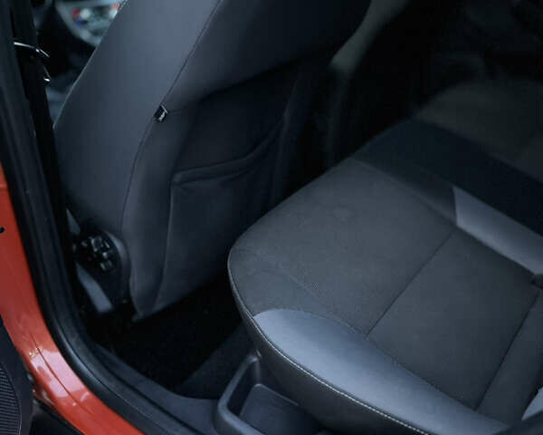 Помаранчевий Форд Фокус, об'ємом двигуна 1.6 л та пробігом 367 тис. км за 7400 $, фото 13 на Automoto.ua