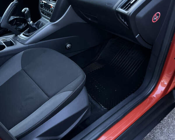 Помаранчевий Форд Фокус, об'ємом двигуна 1.6 л та пробігом 367 тис. км за 7400 $, фото 15 на Automoto.ua