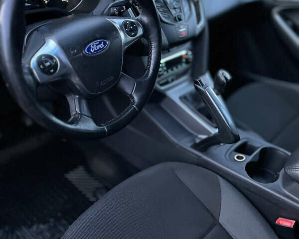 Помаранчевий Форд Фокус, об'ємом двигуна 1.6 л та пробігом 367 тис. км за 7400 $, фото 8 на Automoto.ua