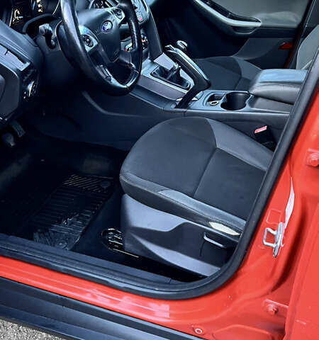 Помаранчевий Форд Фокус, об'ємом двигуна 1.6 л та пробігом 367 тис. км за 7400 $, фото 6 на Automoto.ua