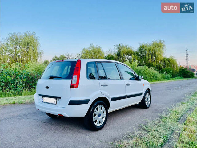 Білий Форд Фьюжен, об'ємом двигуна 1.4 л та пробігом 171 тис. км за 5699 $, фото 9 на Automoto.ua