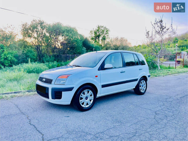 Білий Форд Фьюжен, об'ємом двигуна 1.4 л та пробігом 171 тис. км за 5699 $, фото 8 на Automoto.ua