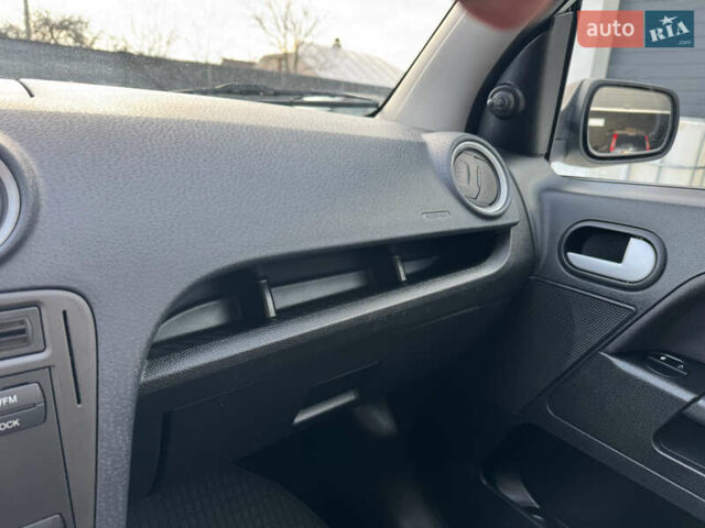 Белый Форд Фьюжн, объемом двигателя 1.4 л и пробегом 119 тыс. км за 5500 $, фото 27 на Automoto.ua