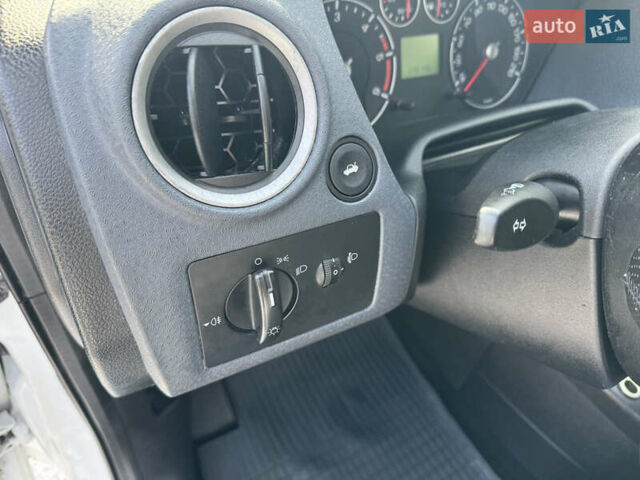 Белый Форд Фьюжн, объемом двигателя 1.4 л и пробегом 119 тыс. км за 5500 $, фото 23 на Automoto.ua