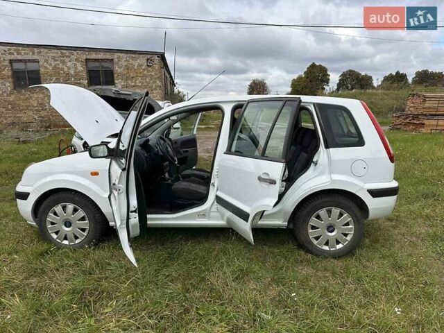 Білий Форд Фьюжен, об'ємом двигуна 1.4 л та пробігом 254 тис. км за 5100 $, фото 10 на Automoto.ua