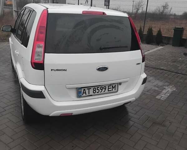 Белый Форд Фьюжн, объемом двигателя 1.4 л и пробегом 230 тыс. км за 4600 $, фото 3 на Automoto.ua
