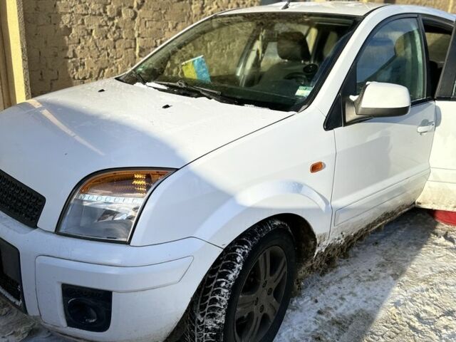 Білий Форд Фьюжен, об'ємом двигуна 1.4 л та пробігом 148 тис. км за 5800 $, фото 3 на Automoto.ua