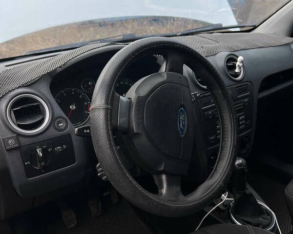 Білий Форд Фьюжен, об'ємом двигуна 1.39 л та пробігом 275 тис. км за 3800 $, фото 2 на Automoto.ua