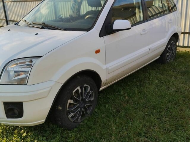 Белый Форд Фьюжн, объемом двигателя 1.4 л и пробегом 160 тыс. км за 4300 $, фото 1 на Automoto.ua