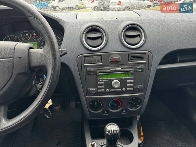 Білий Форд Фьюжен, об'ємом двигуна 1.4 л та пробігом 151 тис. км за 6500 $, фото 10 на Automoto.ua