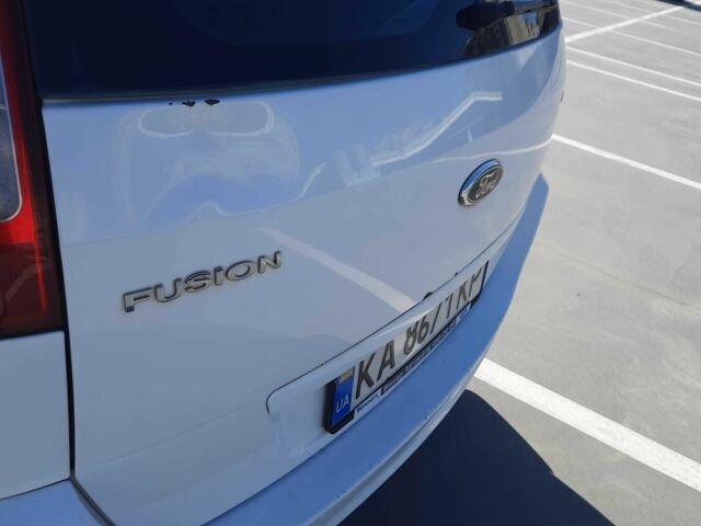 Белый Форд Фьюжн, объемом двигателя 1.4 л и пробегом 231 тыс. км за 4650 $, фото 11 на Automoto.ua