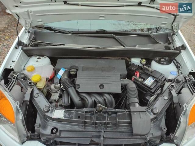 Білий Форд Фьюжен, об'ємом двигуна 1.4 л та пробігом 169 тис. км за 6300 $, фото 21 на Automoto.ua