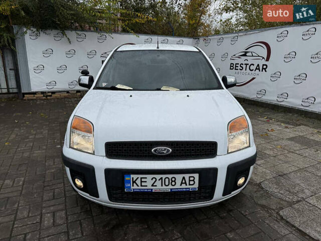 Білий Форд Фьюжен, об'ємом двигуна 1.4 л та пробігом 151 тис. км за 6500 $, фото 4 на Automoto.ua