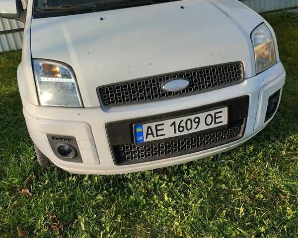 Белый Форд Фьюжн, объемом двигателя 1.4 л и пробегом 160 тыс. км за 4300 $, фото 1 на Automoto.ua