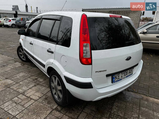 Білий Форд Фьюжен, об'ємом двигуна 1.4 л та пробігом 151 тис. км за 6500 $, фото 2 на Automoto.ua