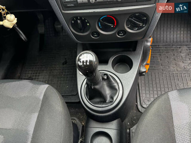 Білий Форд Фьюжен, об'ємом двигуна 1.4 л та пробігом 151 тис. км за 6500 $, фото 13 на Automoto.ua