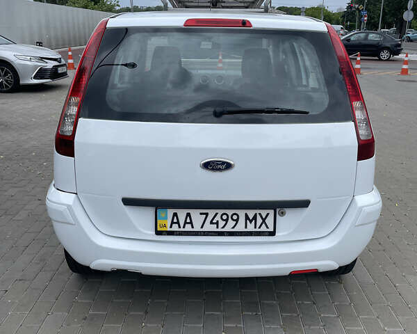 Белый Форд Фьюжн, объемом двигателя 1.6 л и пробегом 252 тыс. км за 4500 $, фото 15 на Automoto.ua