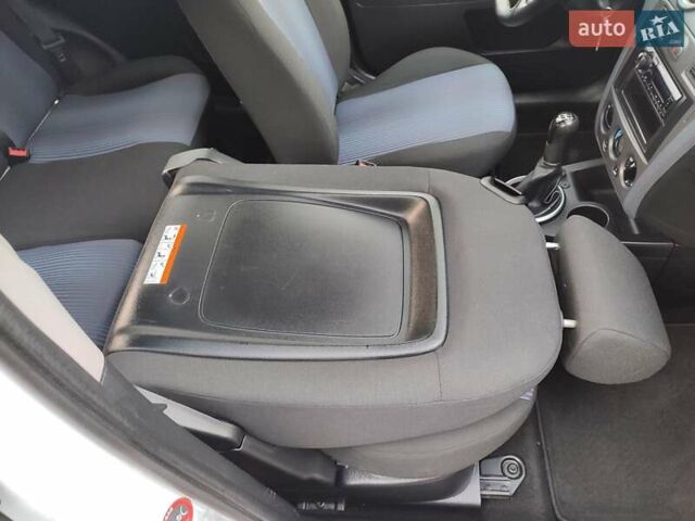 Білий Форд Фьюжен, об'ємом двигуна 1.4 л та пробігом 169 тис. км за 6300 $, фото 20 на Automoto.ua
