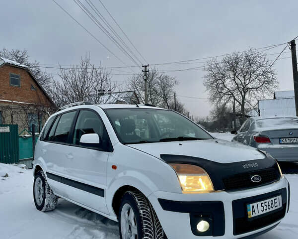 Білий Форд Фьюжен, об'ємом двигуна 1.4 л та пробігом 177 тис. км за 4999 $, фото 2 на Automoto.ua
