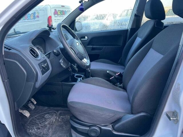 Білий Форд Фьюжен, об'ємом двигуна 1.4 л та пробігом 162 тис. км за 6490 $, фото 18 на Automoto.ua