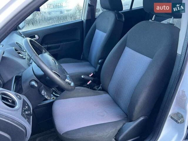 Белый Форд Фьюжн, объемом двигателя 1.4 л и пробегом 162 тыс. км за 6490 $, фото 17 на Automoto.ua