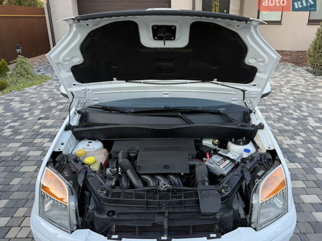Форд Фьюжн 2011 в Одессе на Automoto.ua Белый Форд Фьюжн, объемом двигателя 1.4 л и пробегом 58 тыс. км за 7800 $, фото 50 на Automoto.ua