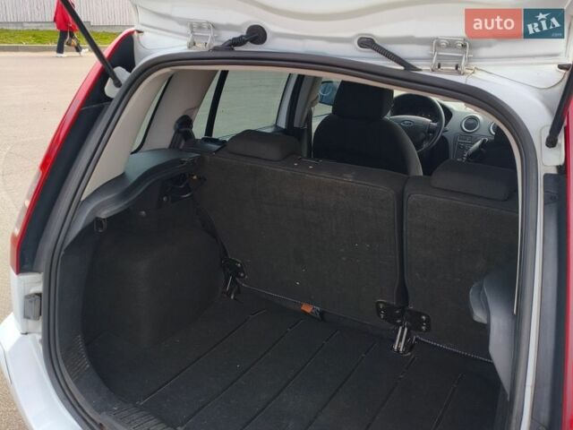 Белый Форд Фьюжн, объемом двигателя 1.4 л и пробегом 190 тыс. км за 5200 $, фото 22 на Automoto.ua