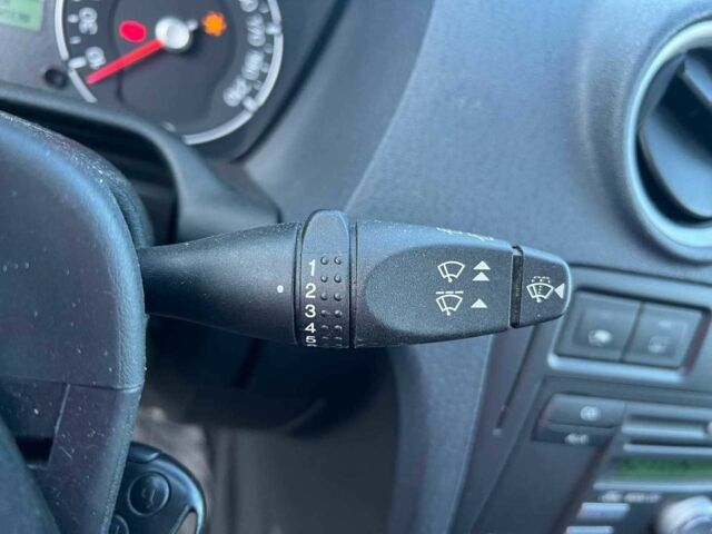 Білий Форд Фьюжен, об'ємом двигуна 1.4 л та пробігом 162 тис. км за 6490 $, фото 22 на Automoto.ua