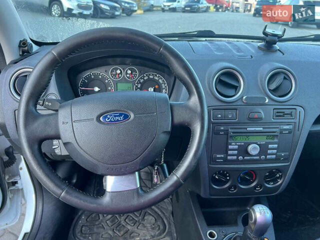 Белый Форд Фьюжн, объемом двигателя 1.4 л и пробегом 162 тыс. км за 6490 $, фото 21 на Automoto.ua