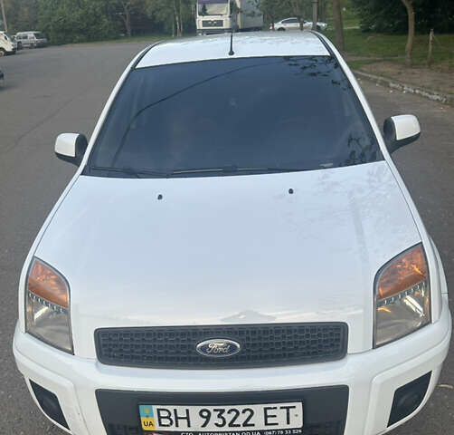 Белый Форд Фьюжн, объемом двигателя 1.39 л и пробегом 201 тыс. км за 5500 $, фото 7 на Automoto.ua