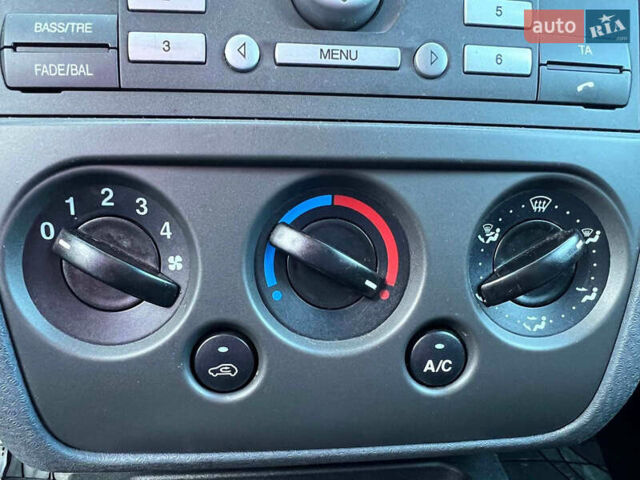 Белый Форд Фьюжн, объемом двигателя 1.4 л и пробегом 162 тыс. км за 6490 $, фото 26 на Automoto.ua